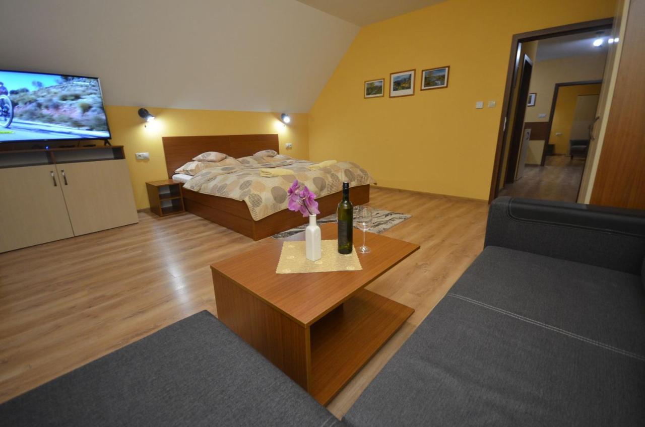 Apartmany Best I. Bešeňová Exterior foto